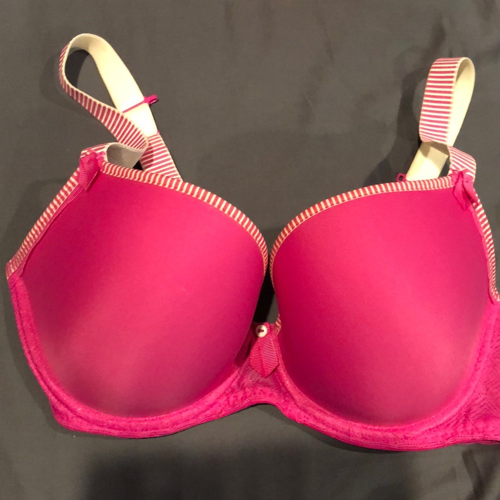Deco Vibe Underwire Molded Plunge Bra